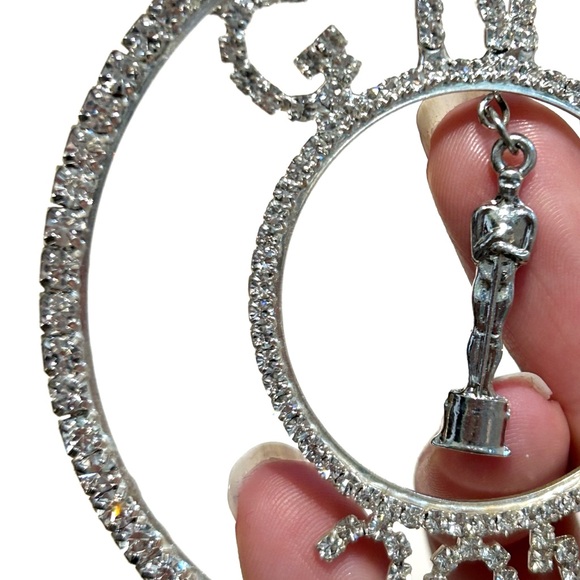 Rhinestone Glitz N Glam GNG Beauty Pageant 2018 Brooch Pin Miss Mrs Kerala India - Picture 8 of 13